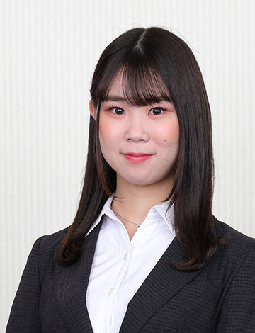 行政書士・西田美桜